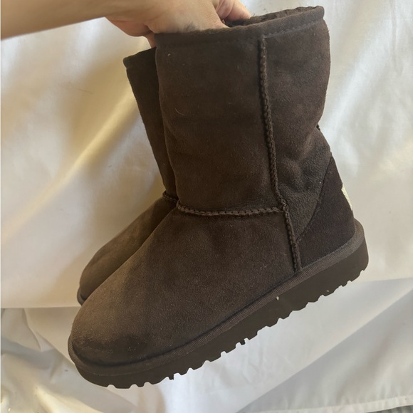 Brown classic kids UGGS - Picture 4 of 9